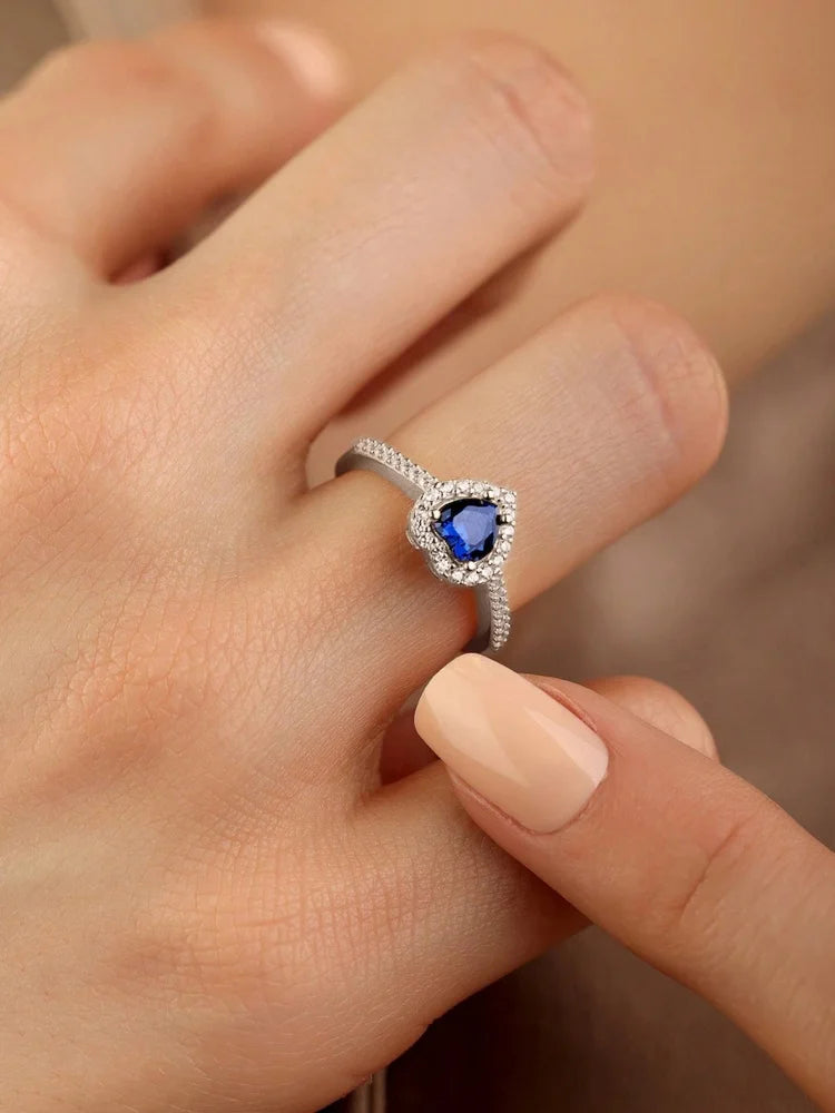 Gorgeous Zircon Shiny Love Heart Ring for Women
